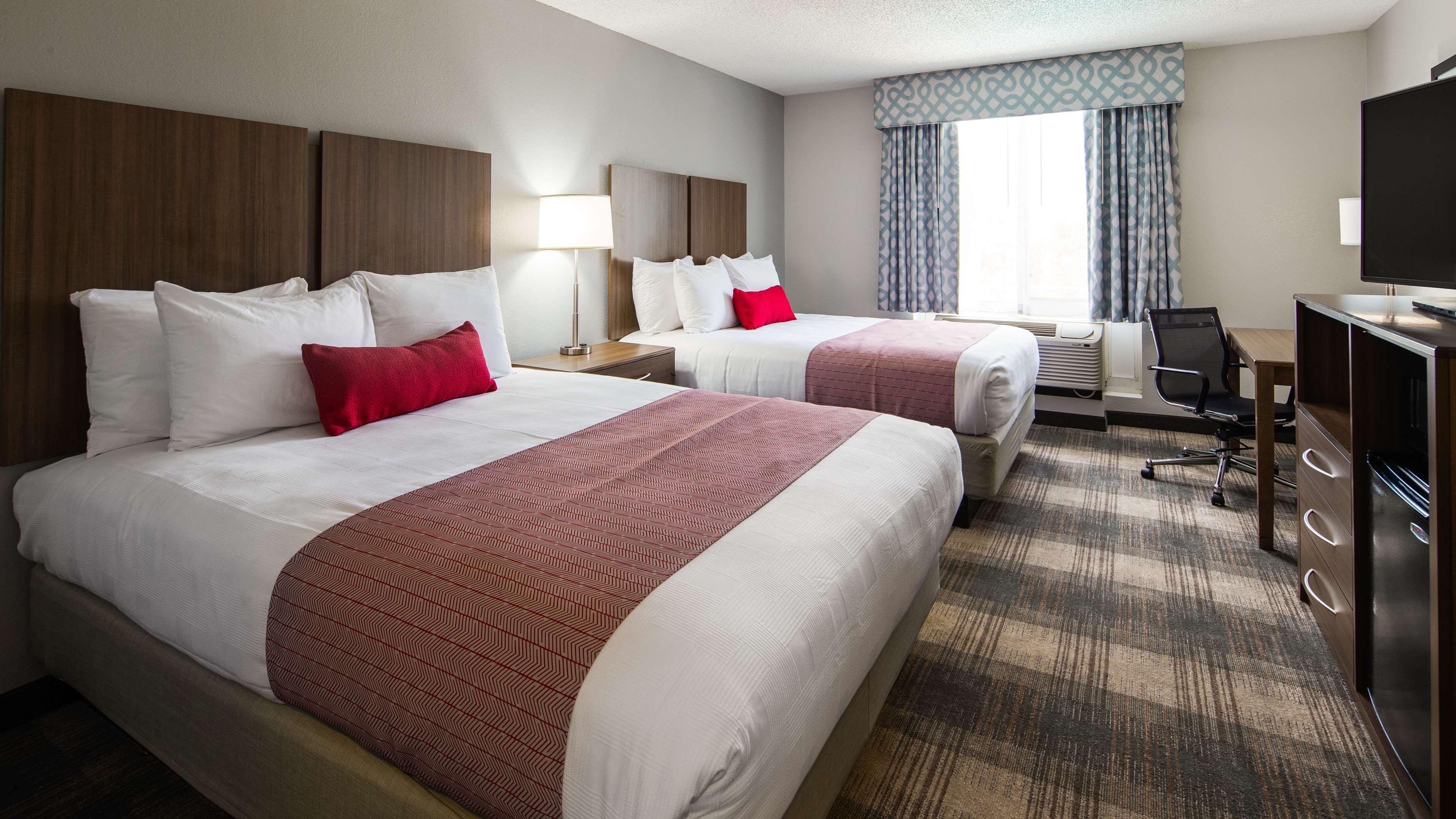 Best Western Plus Oak Harbor Hotel And Conference Center Exterior photo