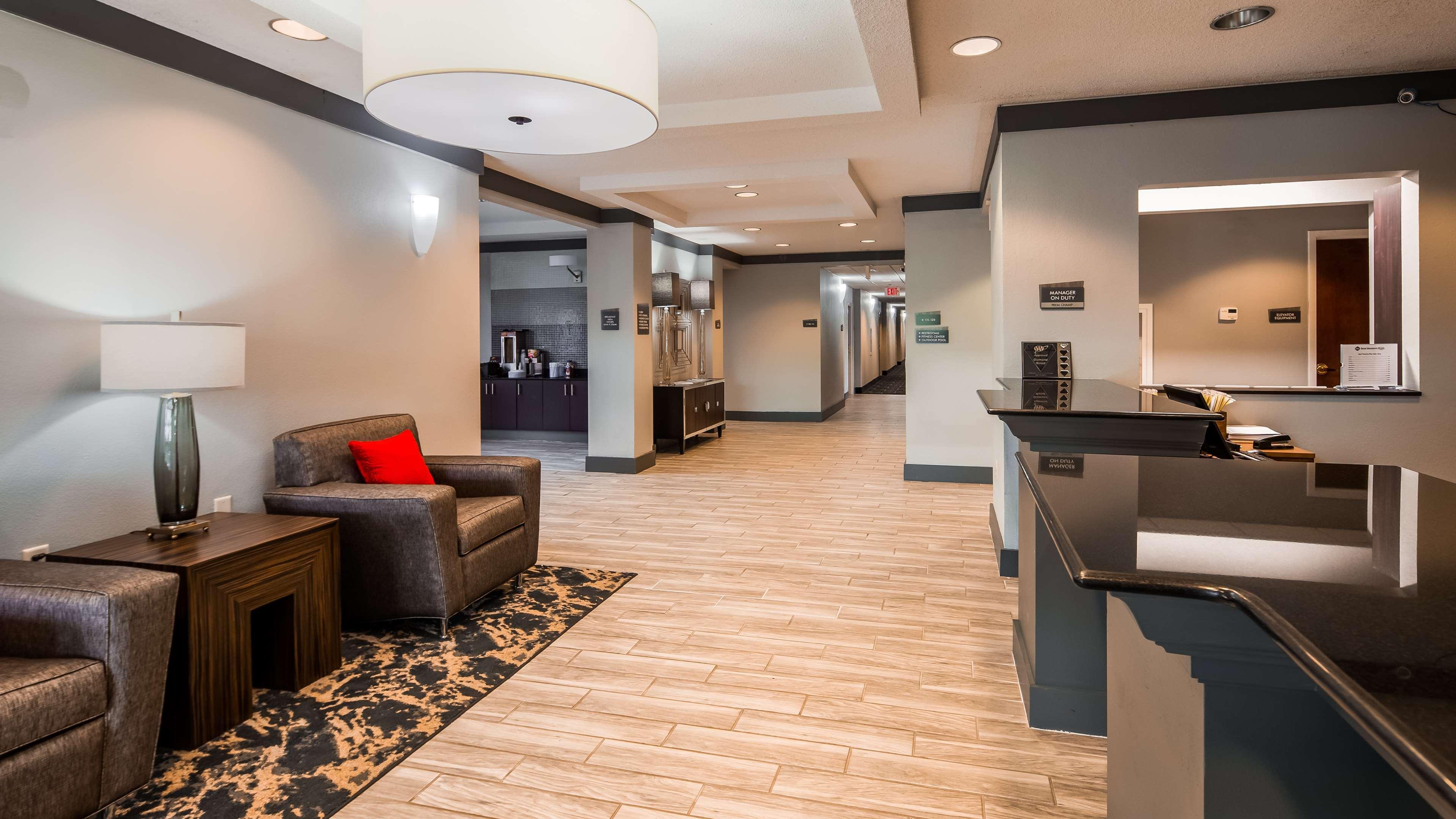 Best Western Plus Oak Harbor Hotel And Conference Center Exterior photo
