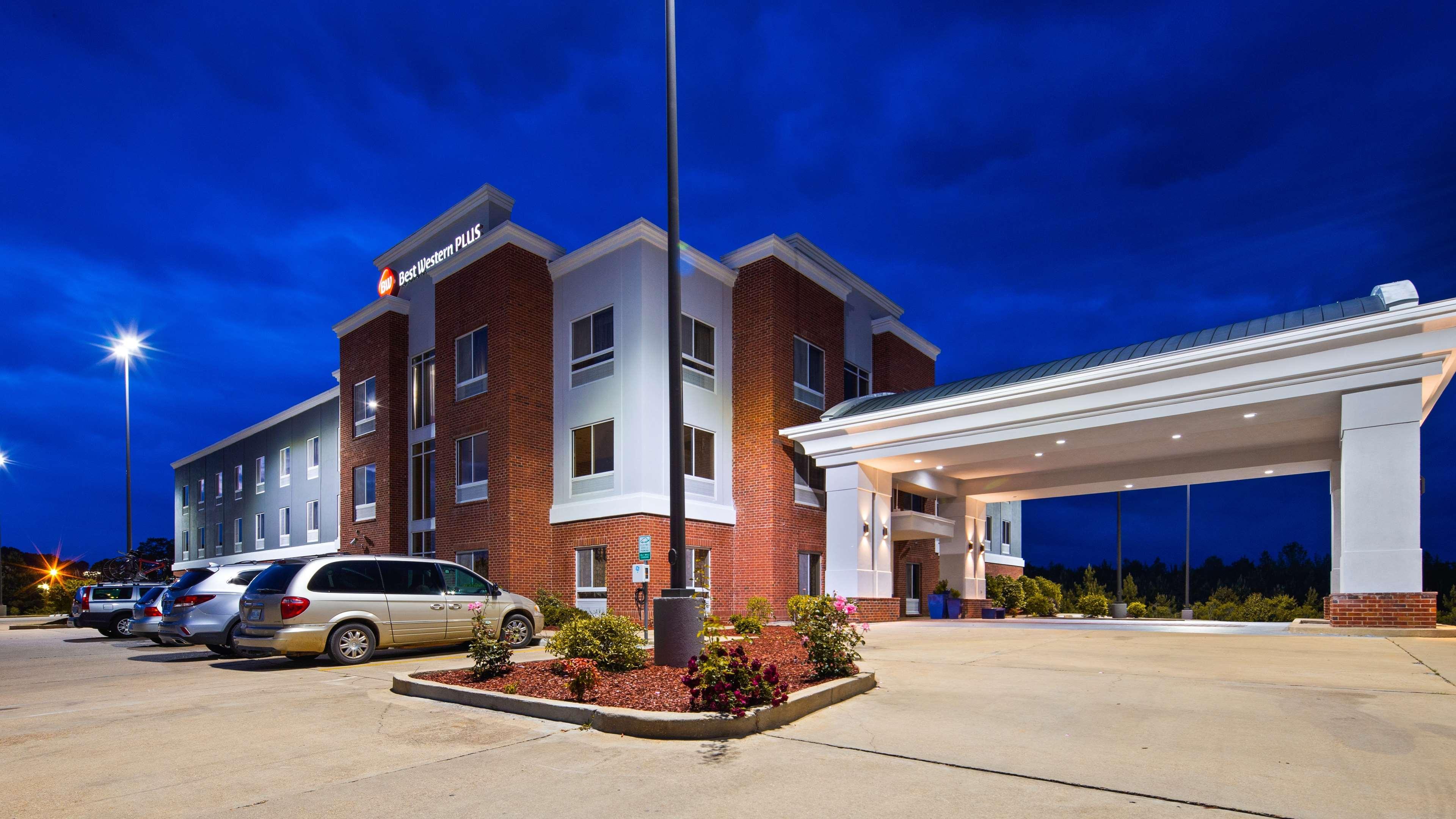 Best Western Plus Oak Harbor Hotel And Conference Center Exterior photo
