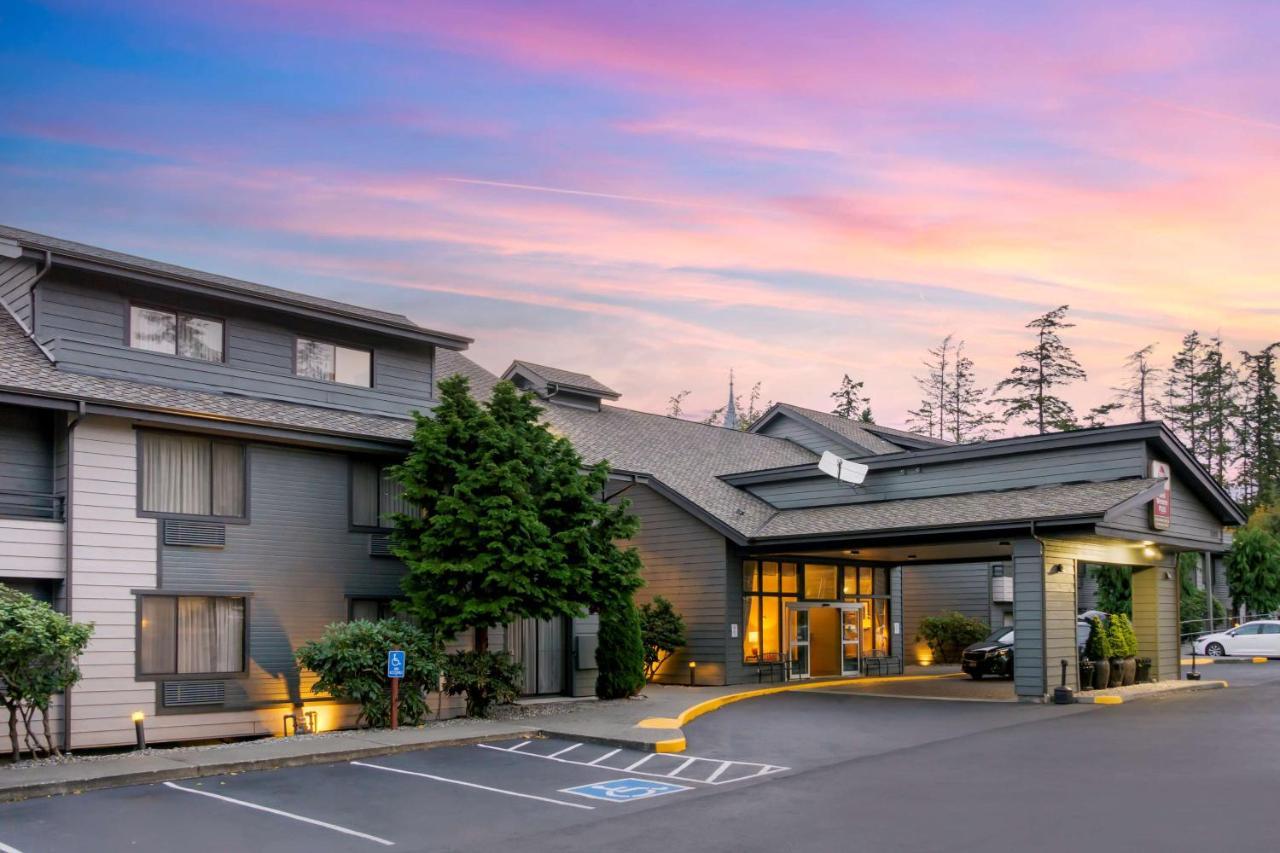 Best Western Plus Oak Harbor Hotel And Conference Center Exterior photo